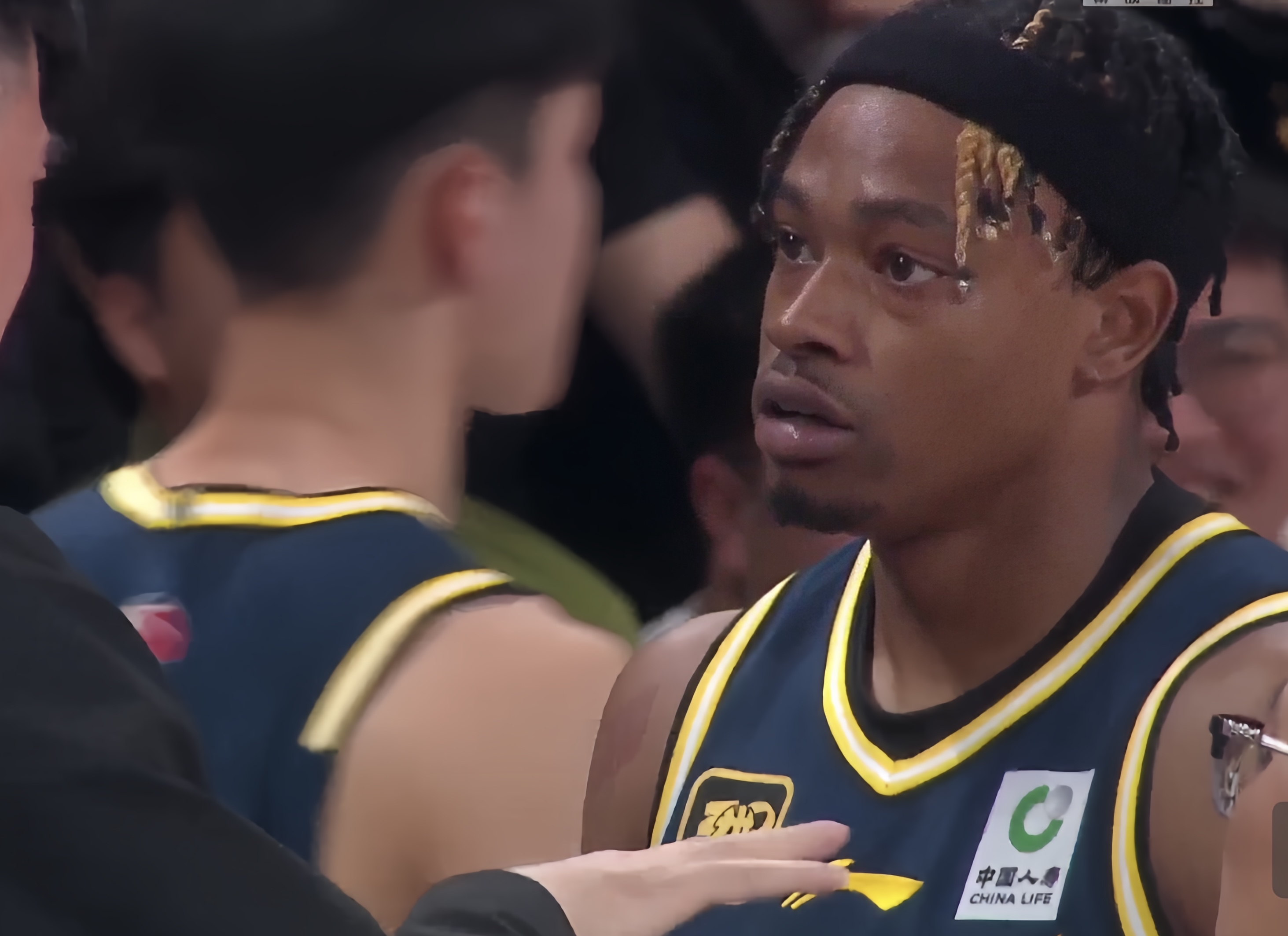 im体育官方在线入口-风云突变门兴格拉德巴赫窗口期复出首秀NBA总决赛今晚再迎强敌，现场解说直呼：字母哥在勇士比赛中逆转(活塞vs凯尔特人第一节腾讯网视频)